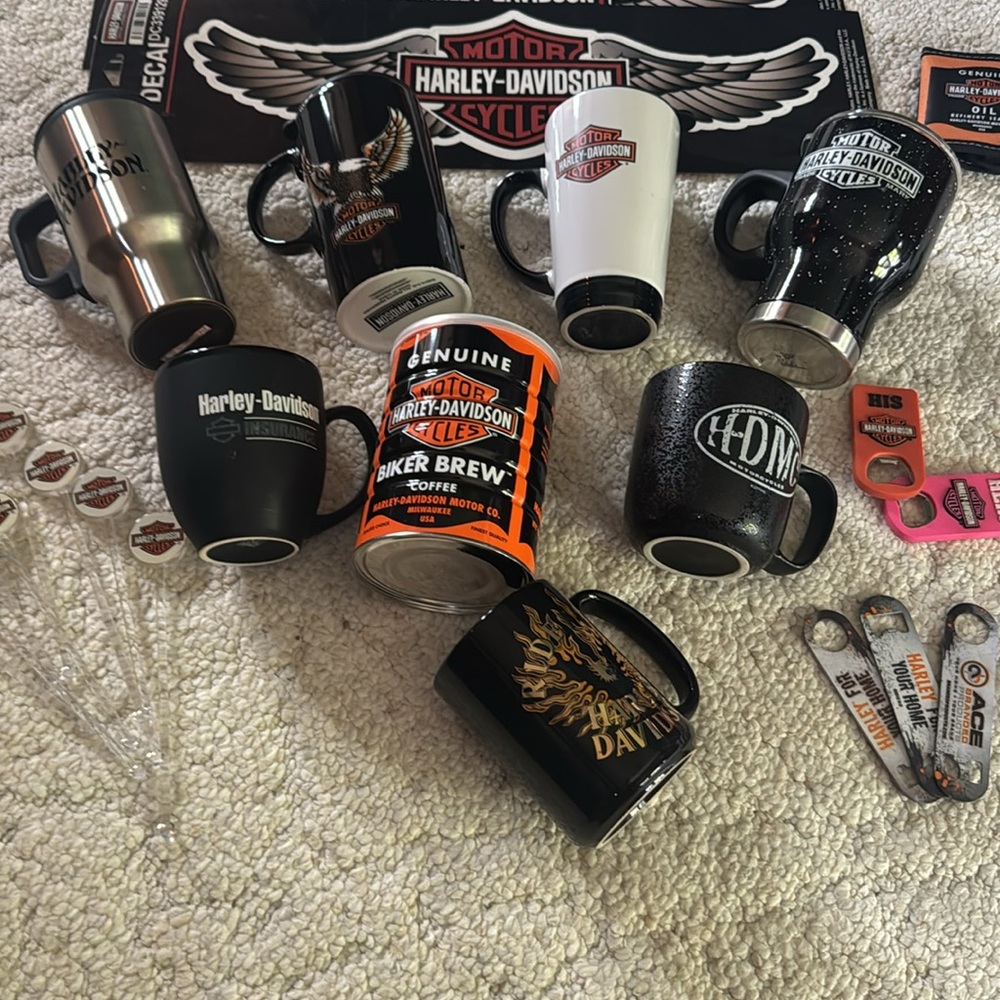 Harley-Davidson Black and Silver Party Set - Picture 5 of 7